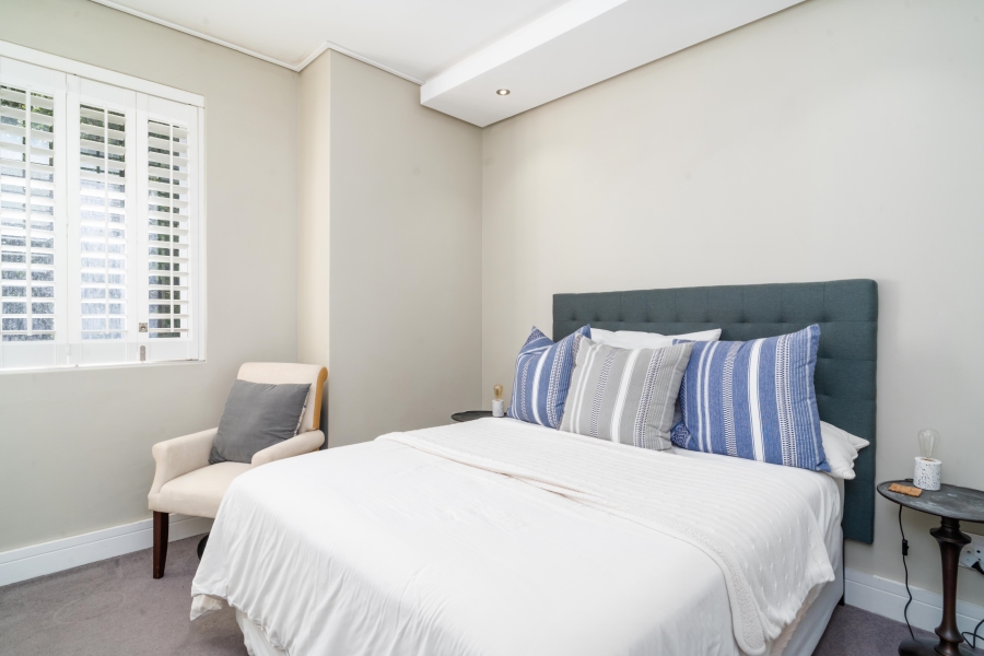 2 Bedroom Property for Sale in Vredehoek Western Cape